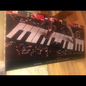 FAO Schwartz Dancing Piano Mat